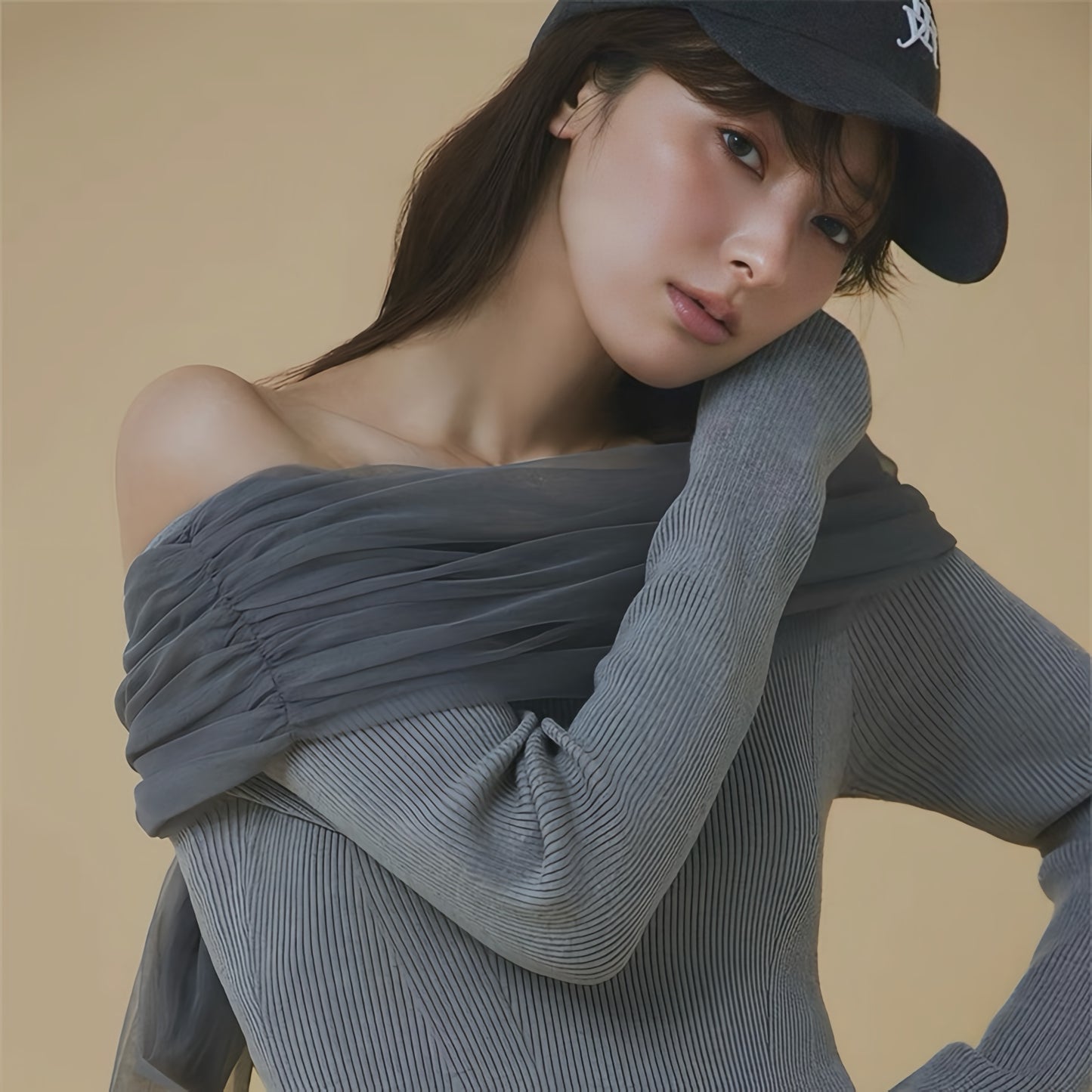 シフォンニットオフショルトップス