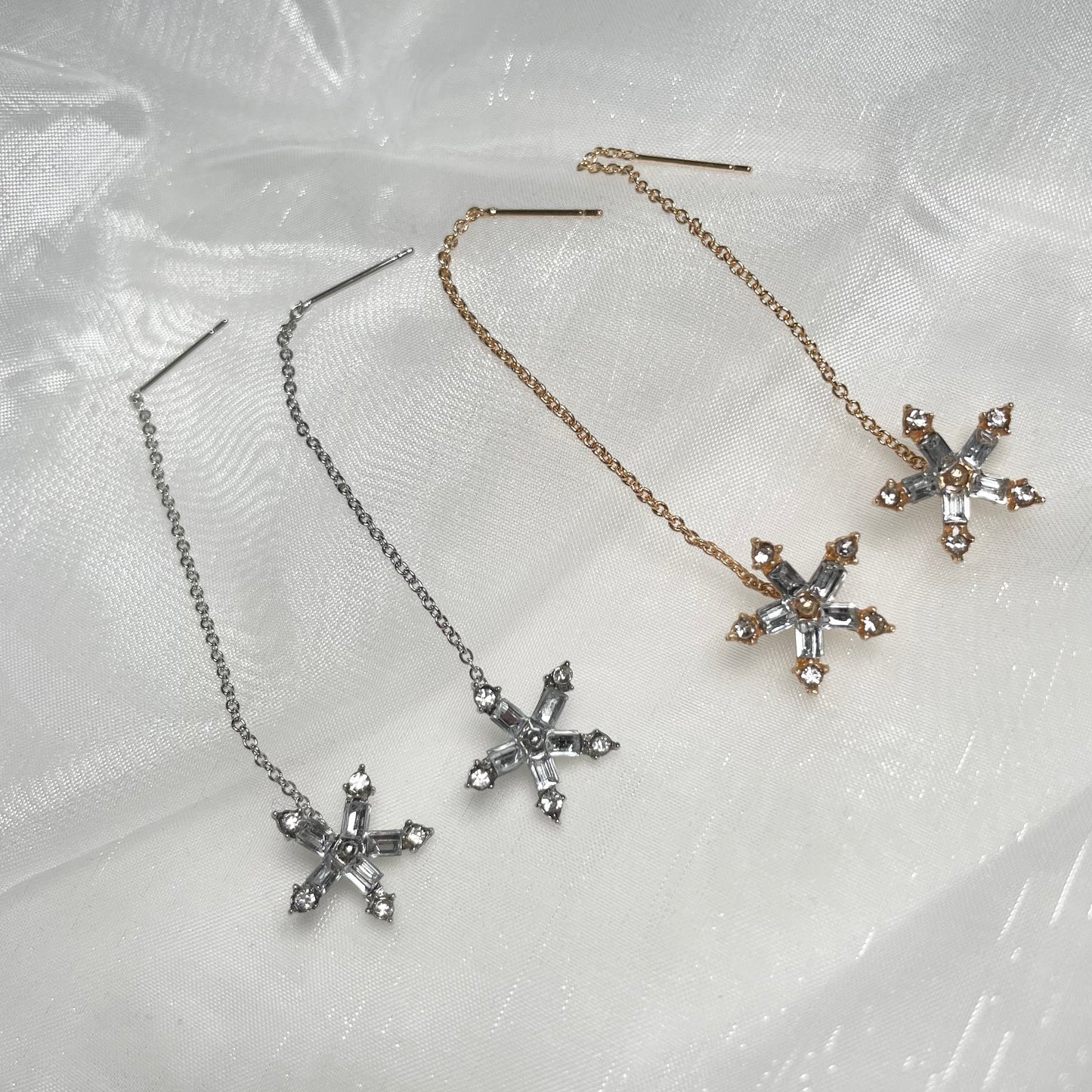 ロングチェーンフラワーピアス