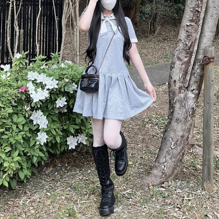 白襟グレープリーツワンピース